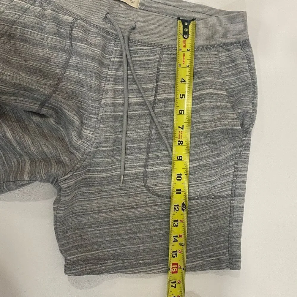 Hollister Men’s Gray Fleece Knit Shorts | Size Medium | Comfy Loungewear